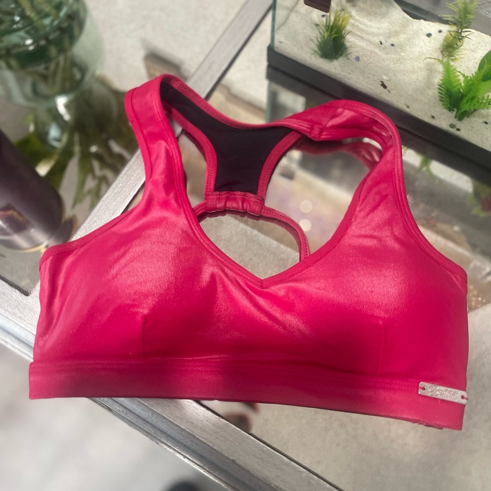 Bombshell red gloss sports bra